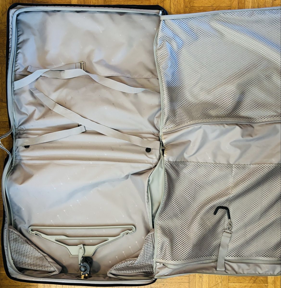 Delsey Borse: Garment Bag Black Good Condition 80cm – Usato da Rüschlikon venduto da ArnaudEichenberger 3