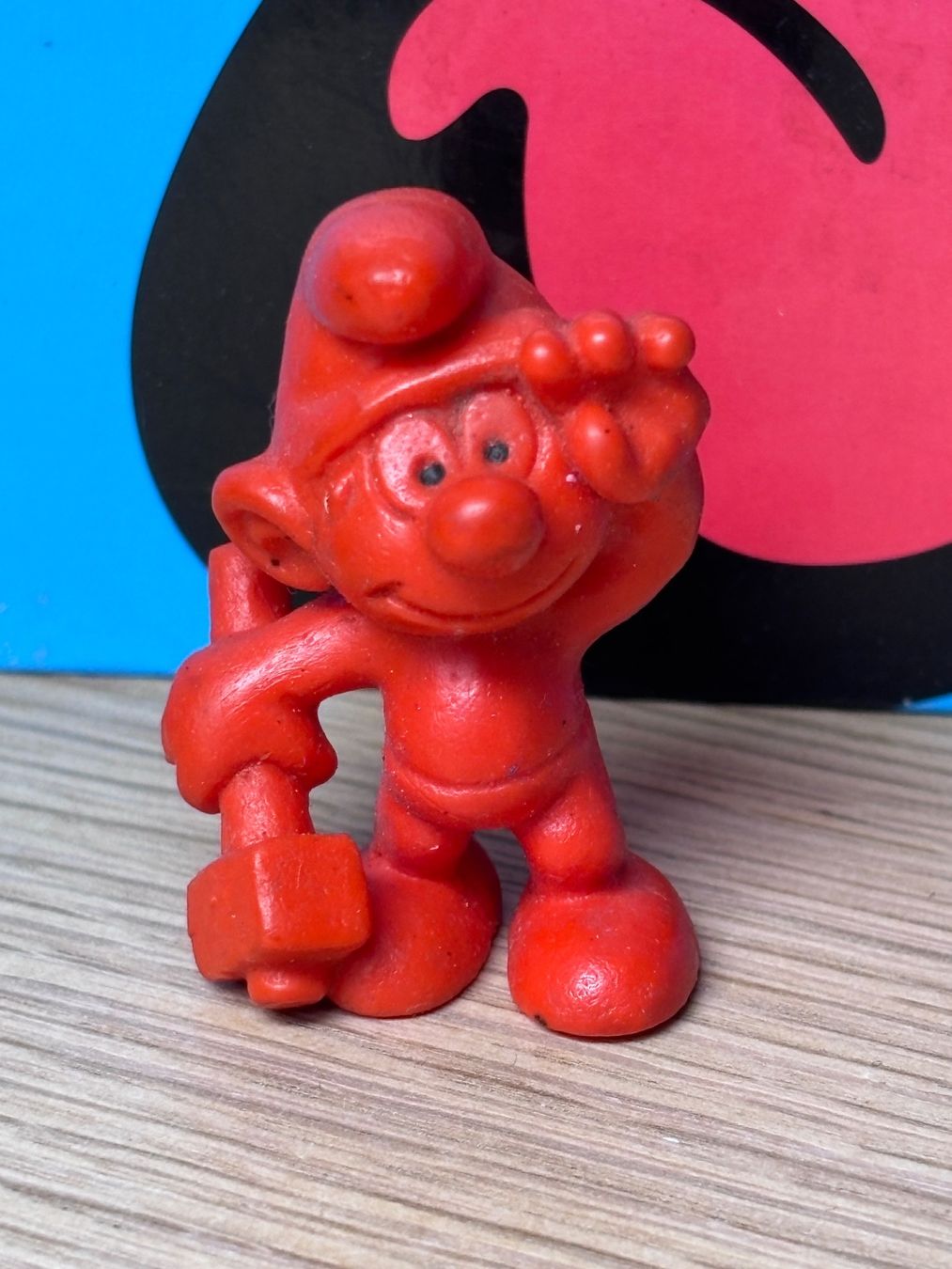 Statuette: Roter Rohling-Schlumpf mit Hammer – Usato da Lyss venduto da Duckszone