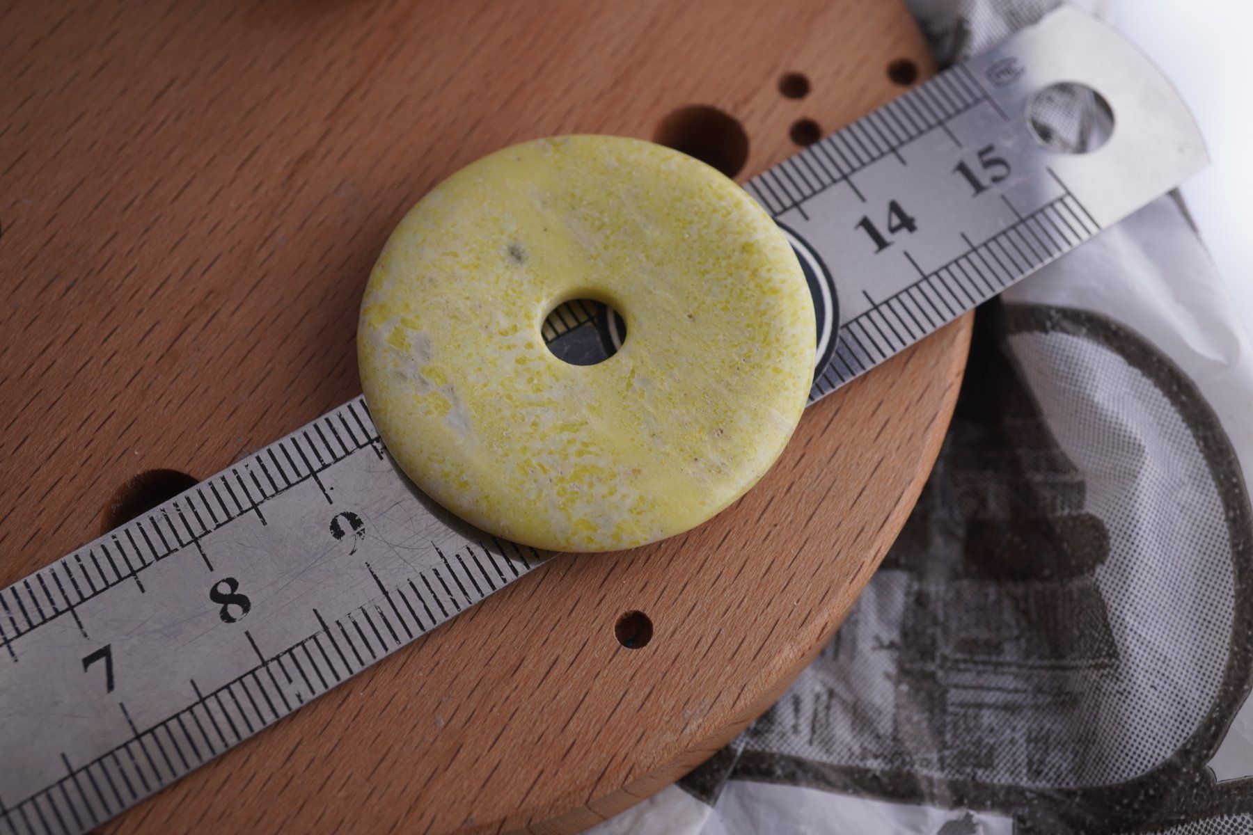 Minerali & Pietre curative: Lizardit     Donut   pi Scheibe      Ab 1.- – Nuovo e nell'imballaggio originale da Eschenbach SG venduto da topstone 5