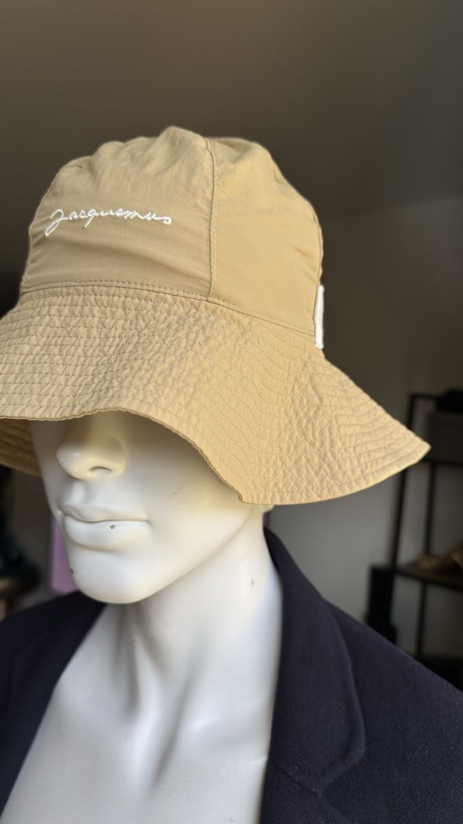 Jacquemus Copricapi, berretti & cappellini: Jacquemus | Bucket Hat | Gr. 56 – Nuovo (secondo la descrizione) da Kilchberg ZH venduto da nad_6dwp 6