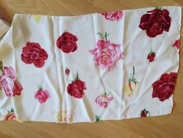 wunderschönes Foulard mit Rosen 32 x 133cm für 12.--Fr