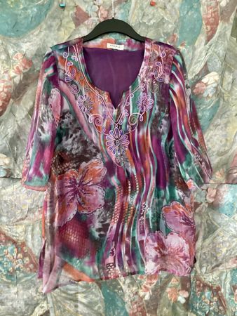 Tunika EDERA Damen Grösse XL floral bestickt neuwertig 