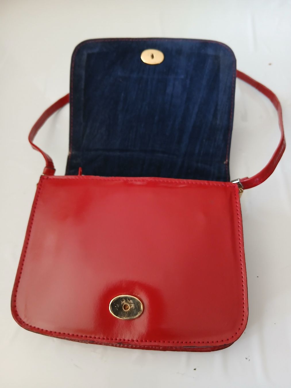 Taschen für Damen: Abendkleid Tasche rot – Gebraucht aus Zürich von tg4_y65n 2