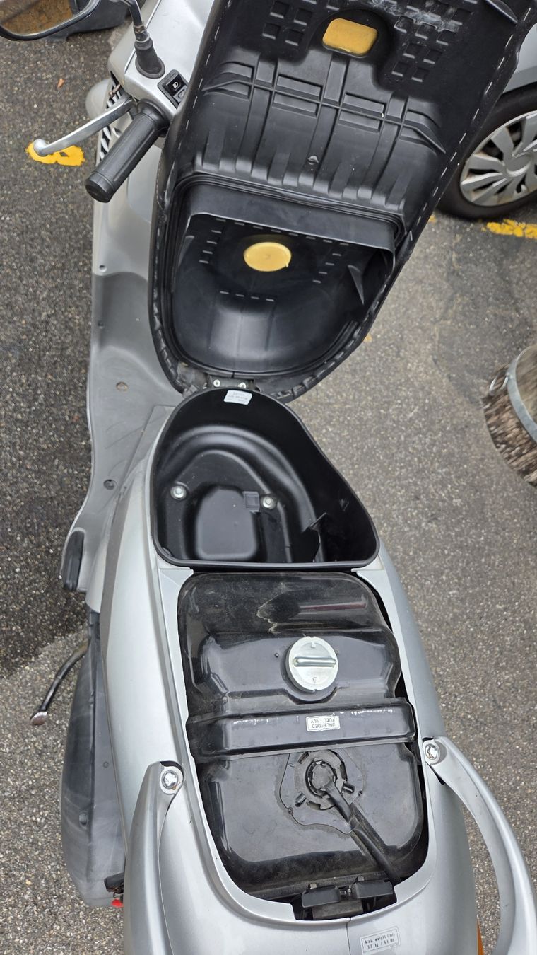Honda Scooters: Roller Honda SH125 - defekt – Defekt aus Ebmatingen von and_wlz9 4