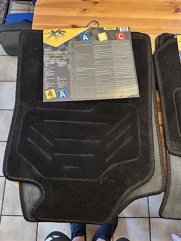 Tapis / Bacs: Universal Fussmatten – D'occasion à Rebstein par Svnb03