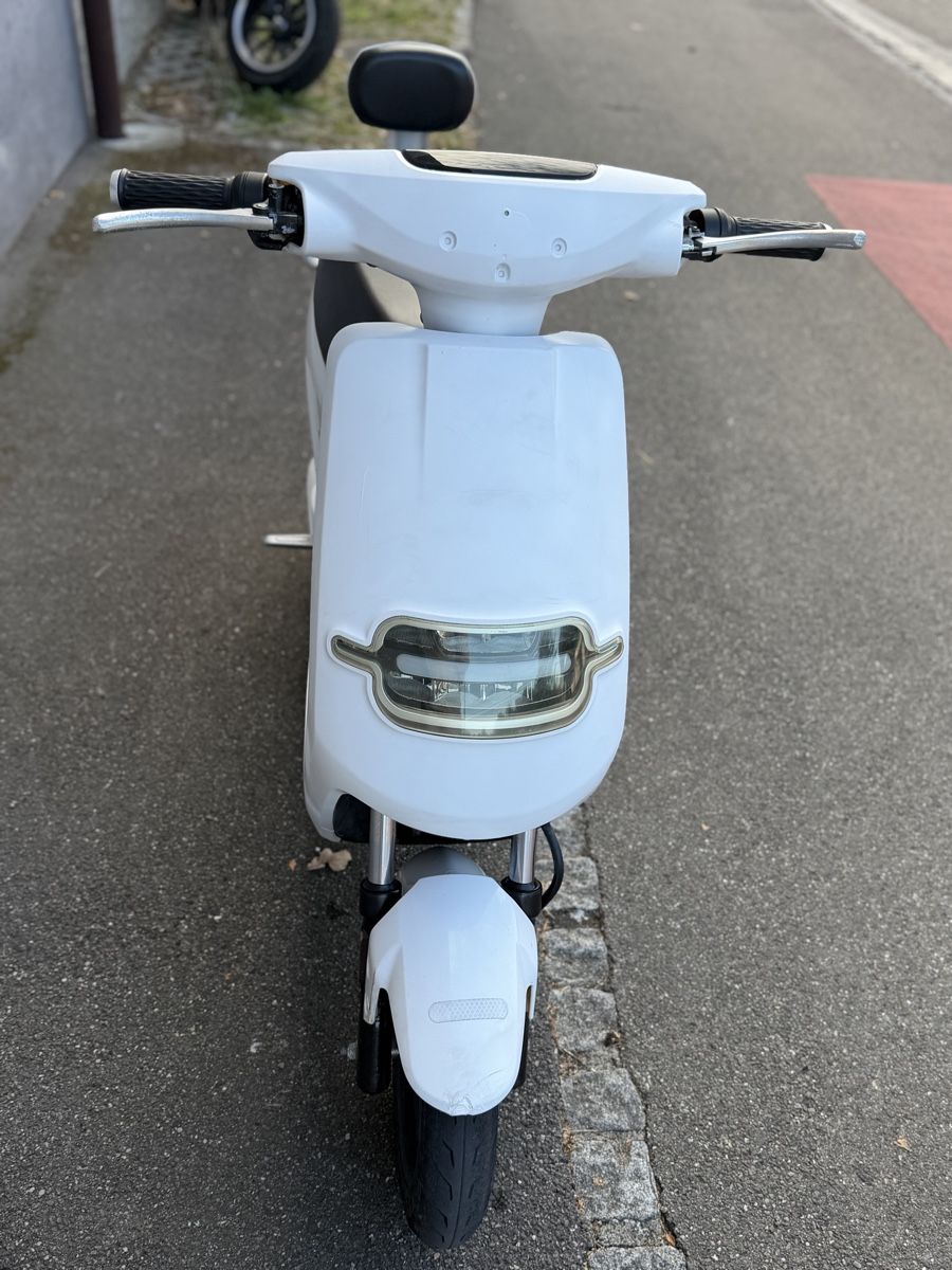 Veicoli elettrici: Elektro Roller Yadea – Usato da Aarau venduto da bikestones 3
