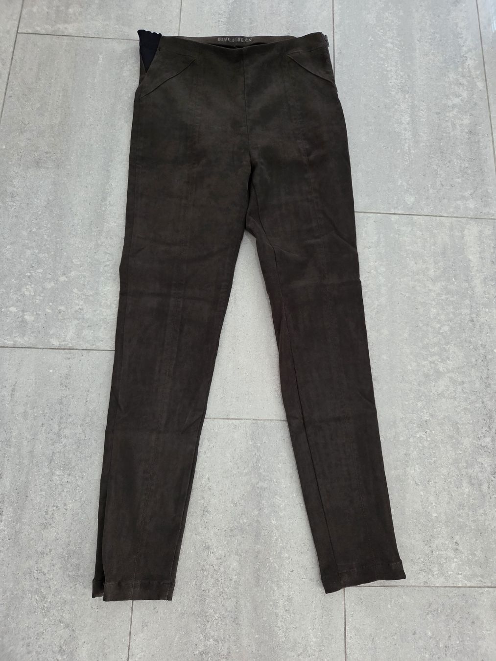 Pantaloni: schöne Hose, Kunstlederhose, Velours, Blue Fire – Usato da Wiesendangen venduto da Sinhuk