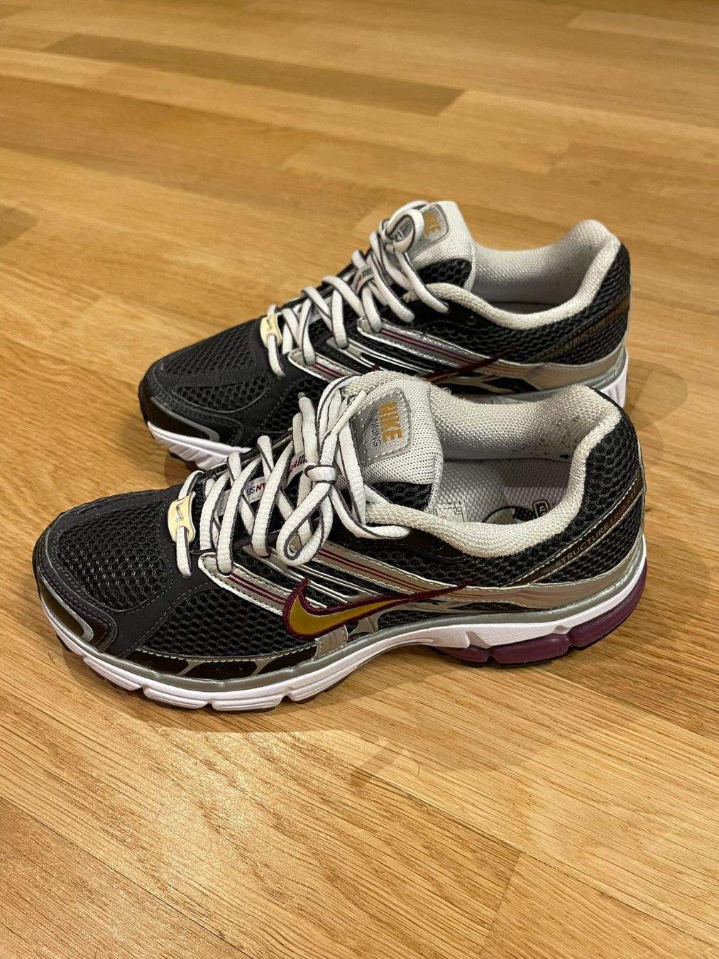 Nike Scarpe da donna: Nike Structure Triax 11  Gr. 36 - seltenes Modell – Usato da Rheineck venduto da FGeissler 1
