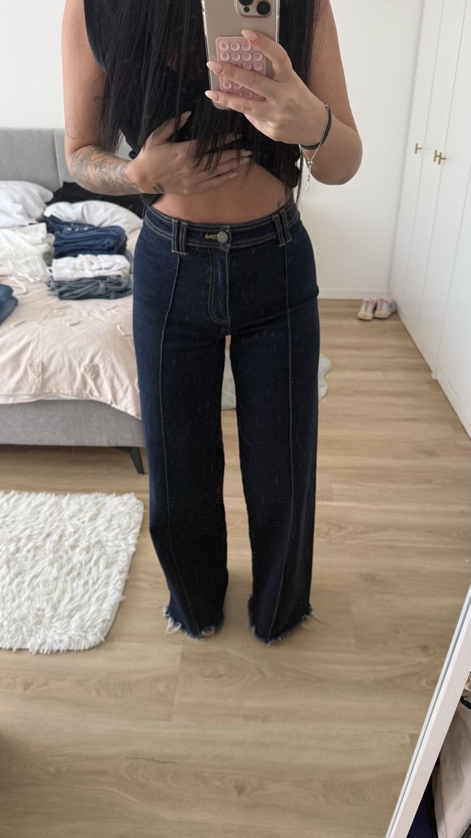 Stradivarius Jeans: Jeans – Neu (gemäss Beschreibung) aus Biel/Bienne von diana.diana