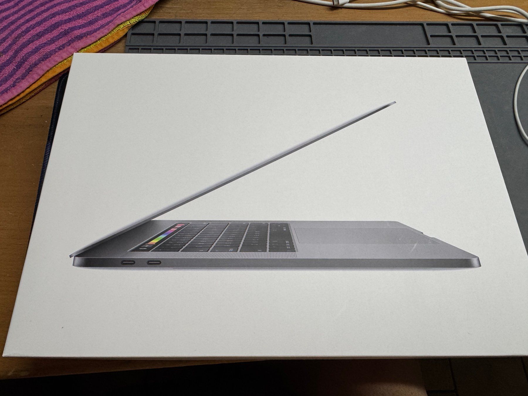 Macbook Pro 2018 15“inch mit Touchbar i9 1 TB SSD 32GB (Gebraucht