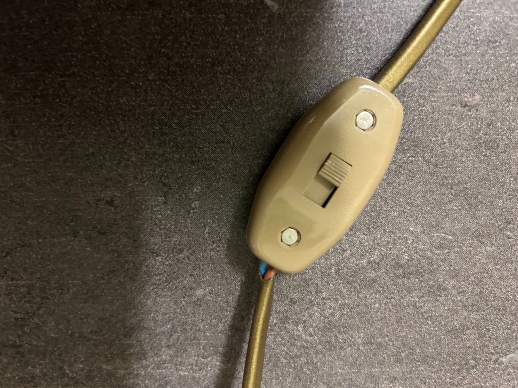 Lampade: Antike Tischlampe mit verstellbarem Lampenschirm – Usato da Hagendorn venduto da Teora66 3