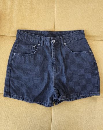 Ragged Jeans Damen Shorts Grösse 30 schwarz kariert