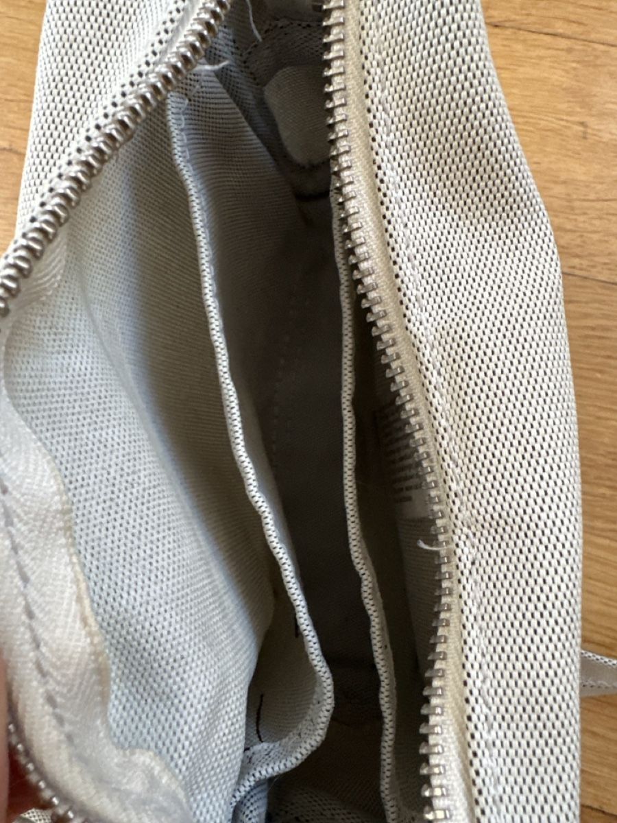 Autres vêtements & accessoires: pochette Qwstion – D'occasion à Villeneuve VD par founy 6