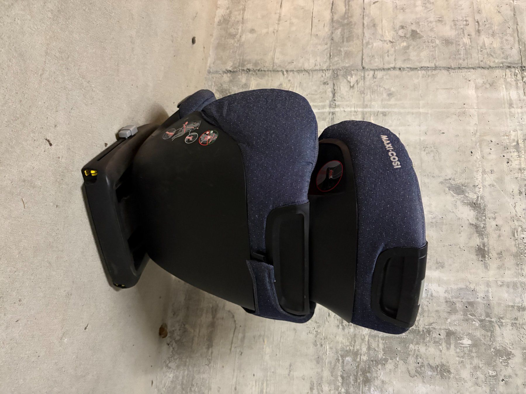 Maxi-Cosi Auto-Kindersitze: Maxi Cosi Kindersitz mit Docking Station – Gebraucht aus Ortschwaben von Zopilote 1