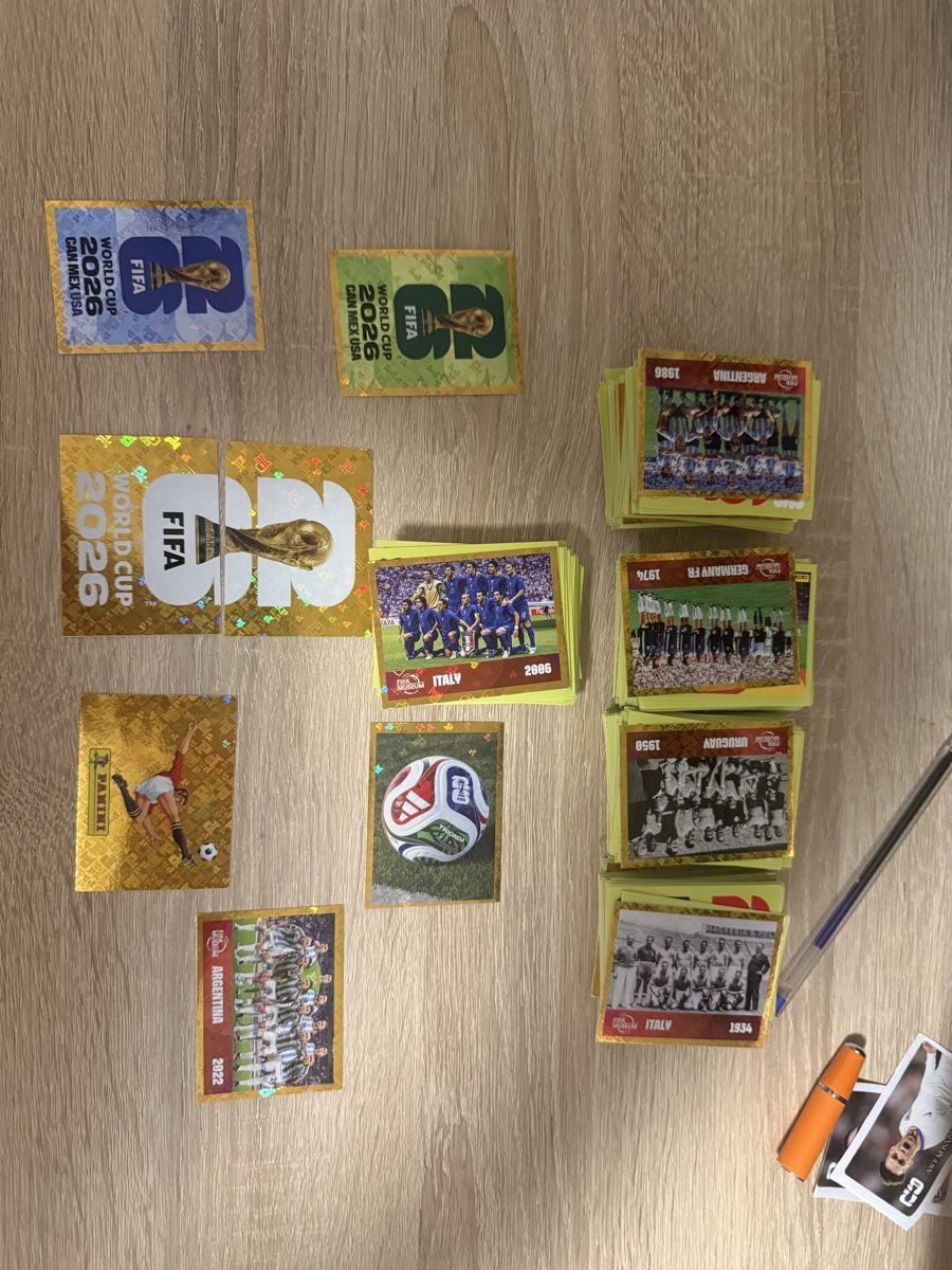 Panini Cartes à collectionner: Panini 500 Sticker ohne Duplikate – Neuf avec emballage d'origine à Maienfeld par Marija123 3