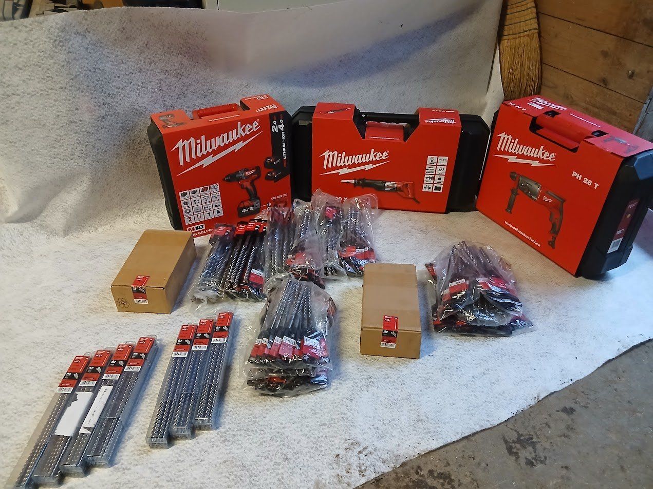 Milwaukee Tutti gli attrezzi: Milwaukee Werkzeug Set, neuwertig – Nuovo e nell'imballaggio originale da Brunegg venduto da As15