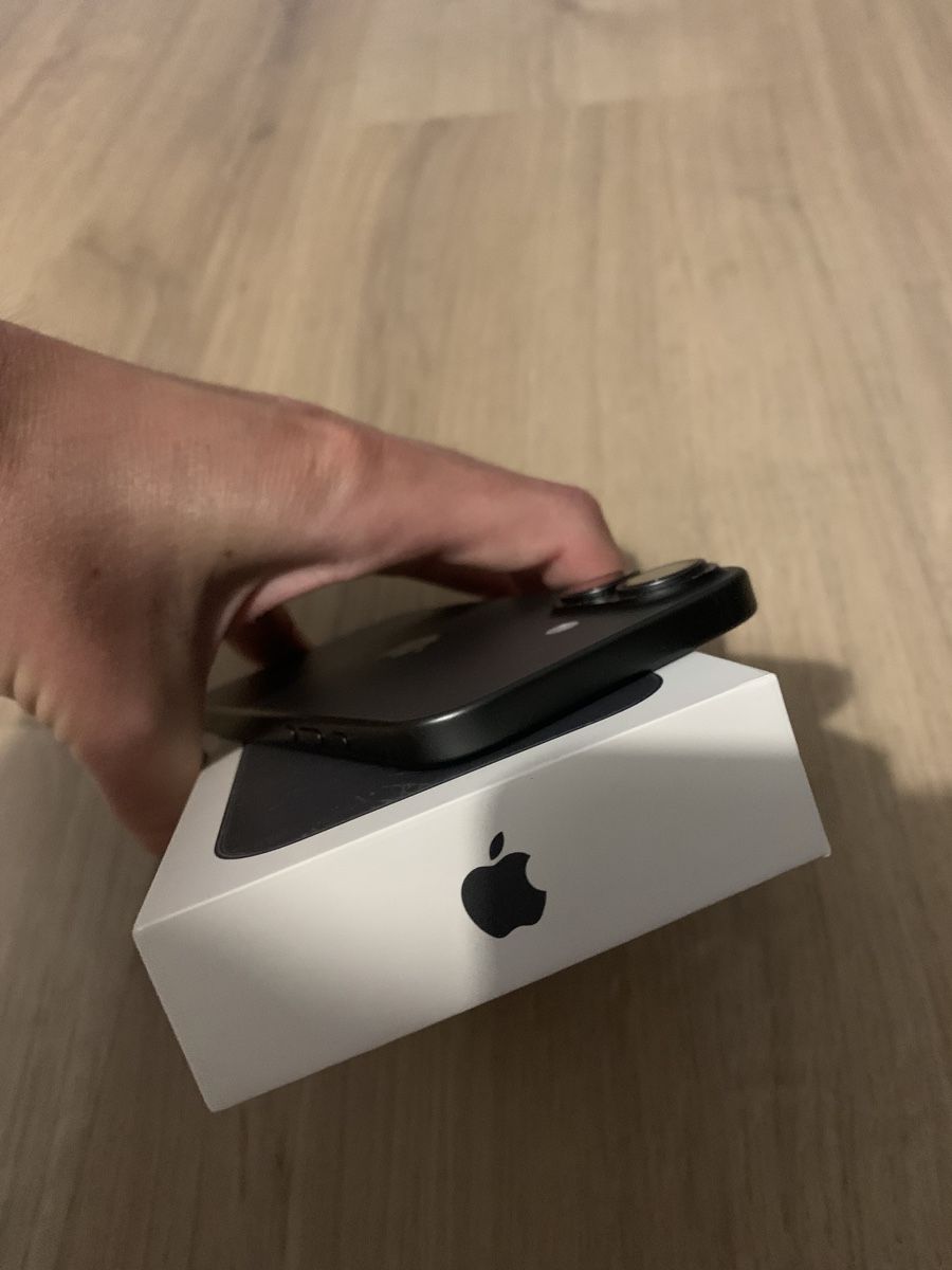 Apple Telefoni cellulari / Smartphones: Iphone 17 256 Black Wie neu – Nuovo (secondo la descrizione) da Embrach venduto da pau_jn8v 4