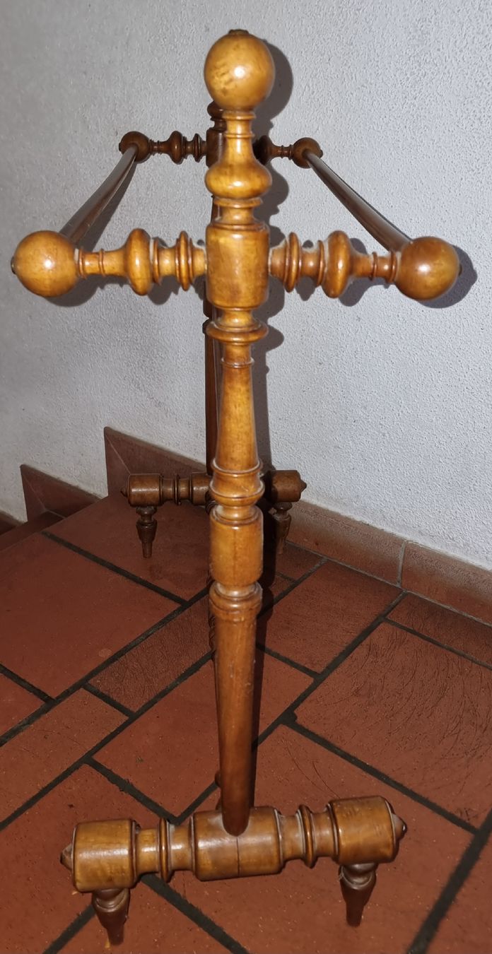 Portasciugamani: alter filigraner Handtuchständer – Usato da Rifferswil venduto da sandra0010 2