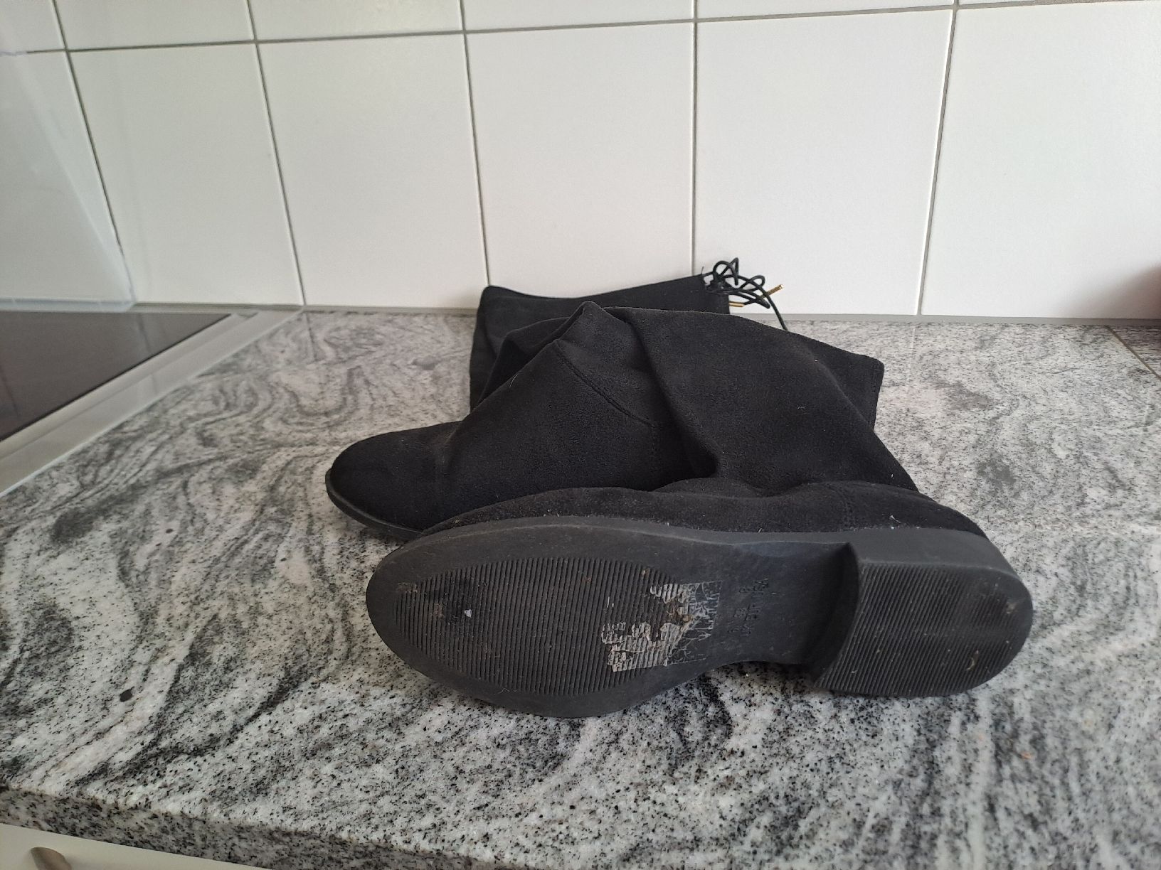 Damenschuhe: Stiefel Overknees schwarz Grösse 39 – Gebraucht aus Rickenbach LU von bishiida 2