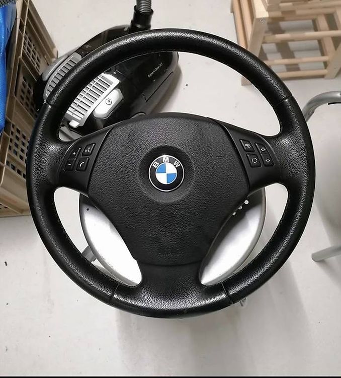 Lenkrad mit Multifunktionstasten BMW E90 E91 E92 E93E84 (Gebraucht) in ...