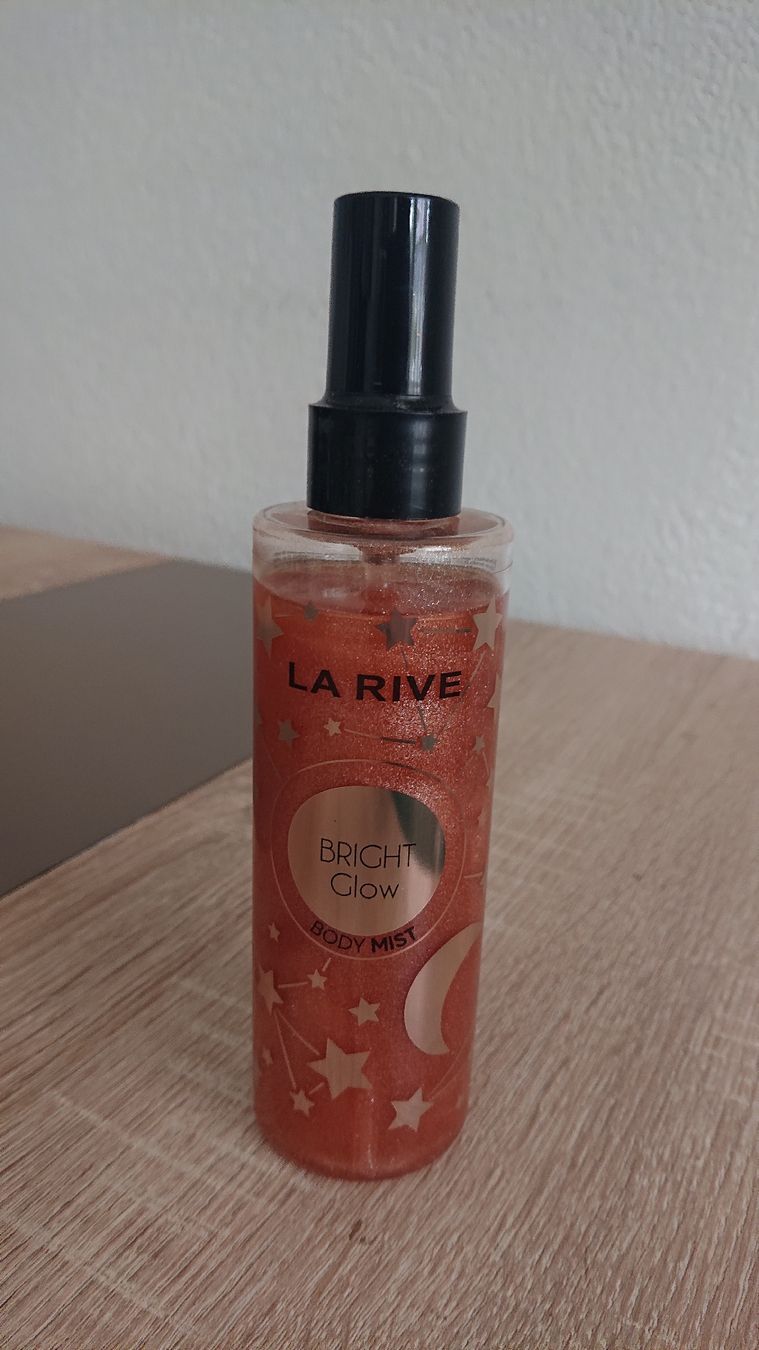Profumi & Eau de Toilette: La Rive Bright Glow Body Mist, 200ml, – Usato da Madiswil venduto da Sandraho