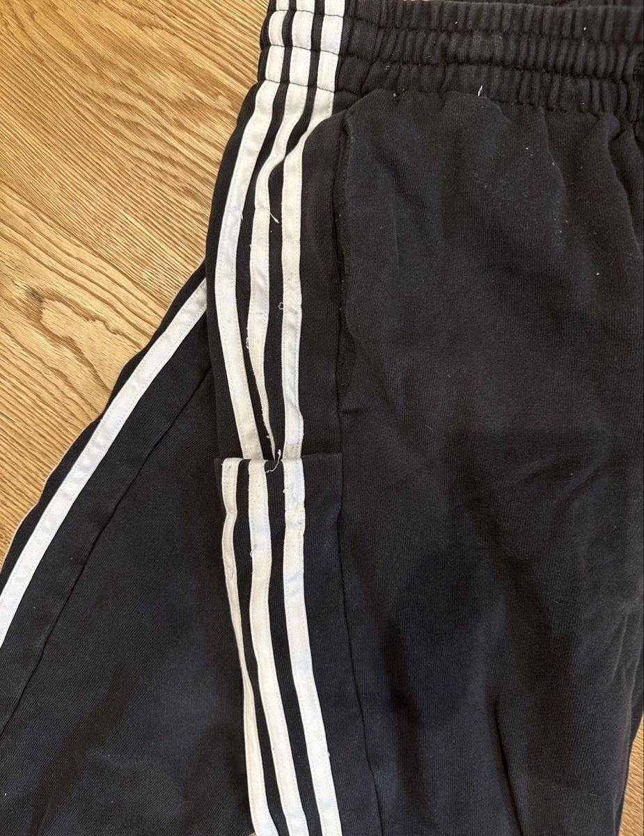 Adidas Pantaloni: Adidas Trainingshose schwarz Grösse M gebraucht – Usato da Bern venduto da Klaas06 3