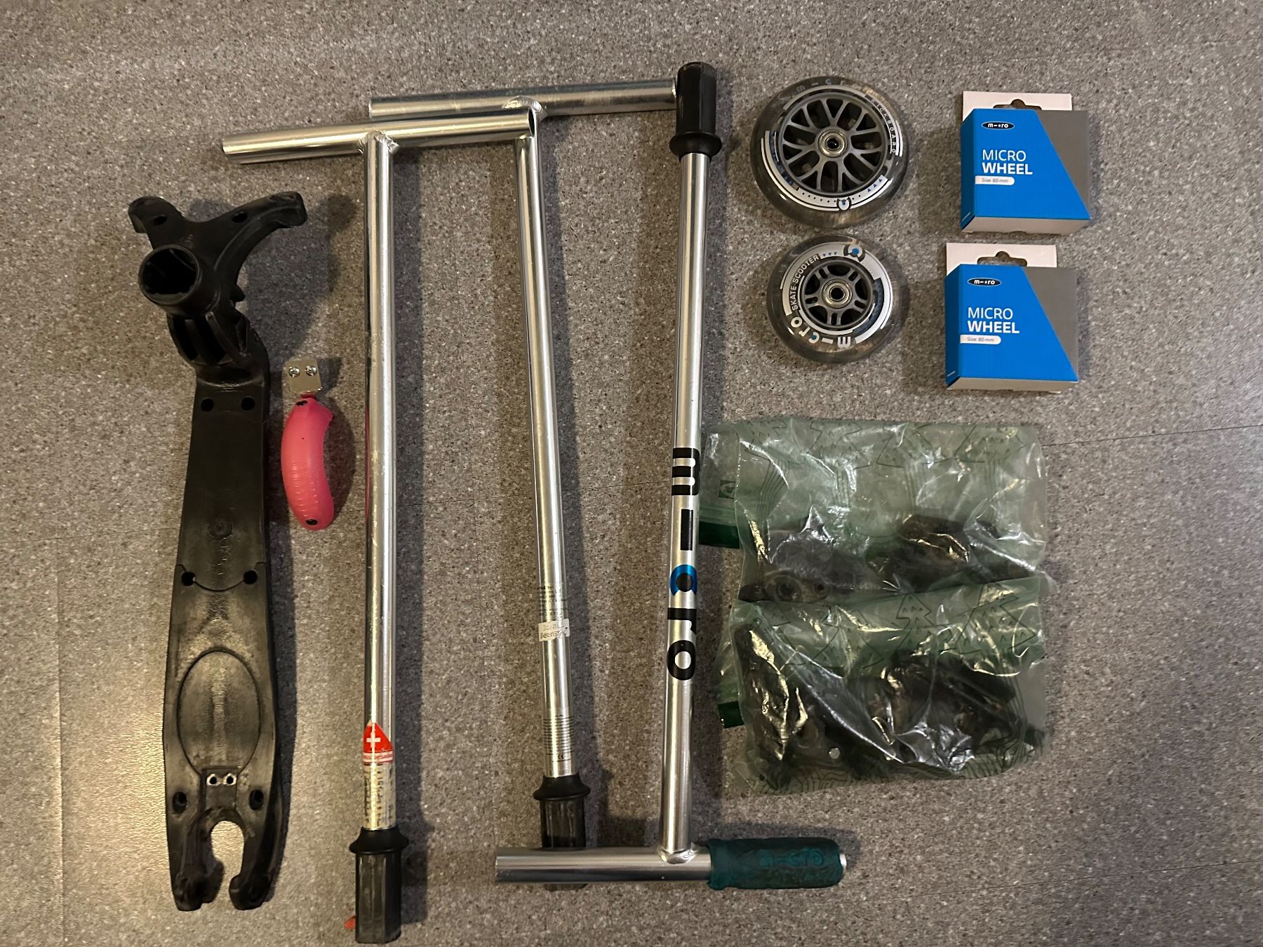 Micro Kickboard: Micro scooter bundle – Nuovo (secondo la descrizione) da Signy venduto da HelloVeloCH