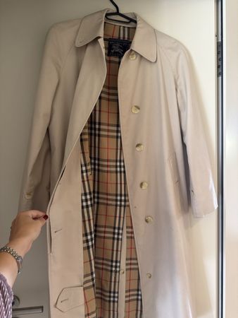 Burberry trench coat beige