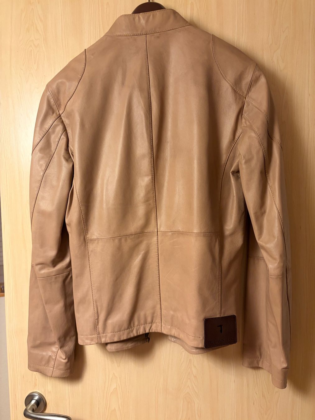 Trussardi Giacche: Veste Trussrdi en cuir beige taille 46 avec défaut – Usato da Vallamand venduto da rom_z7q6 2