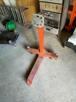 Motorständer mit Rollen 