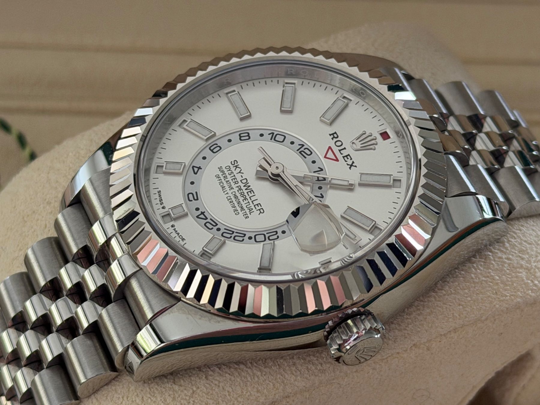 Rolex Orologi: Rolex SkyDweller white Dial new Reference Nr. Jubilee – Usato da Aarau venduto da trader1000 4