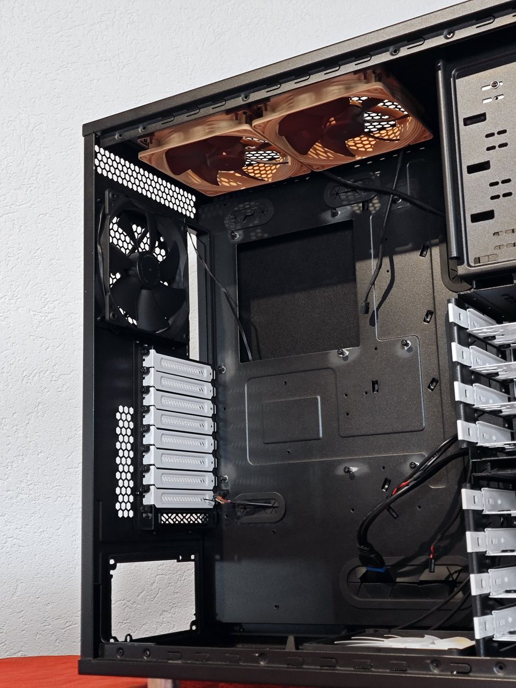 Fractal Custodie: Fractal Design Define XL R2 mit 6 Lüfter – Usato da Künten venduto da zarroun 2