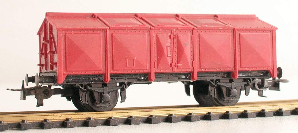 Roco Modellini di ferrovie: Roco Klappdeckelwagen Spur H0 – Usato da Oberwil BL venduto da Klang