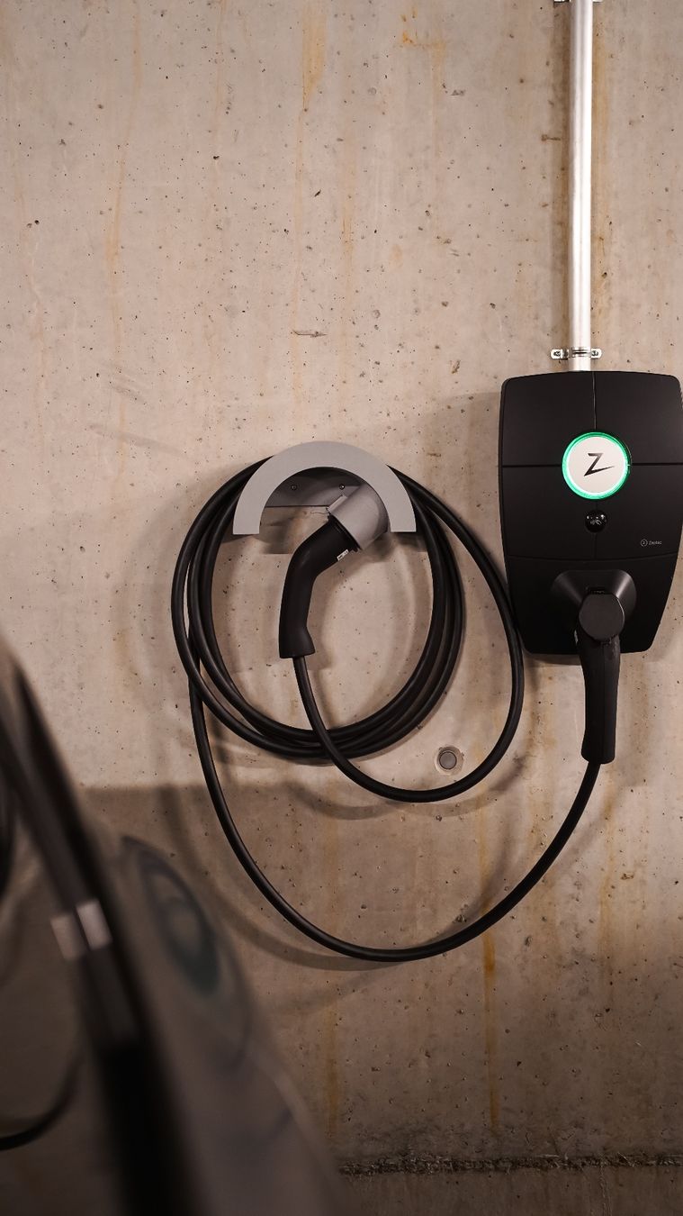 Altro Materiale elettrico: Kabelhalter für Typ 2 Ladekabel - Stecker seitlich – Nuovo (secondo la descrizione) da Kerns venduto da Phil.zi