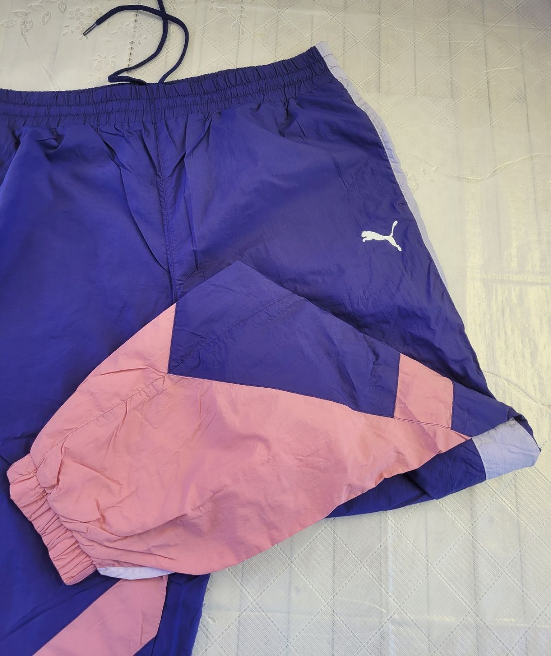 Puma Pantalons: PUMA Trainerhose Polyester RETRO – D'occasion à Buttikon SZ par Corendo