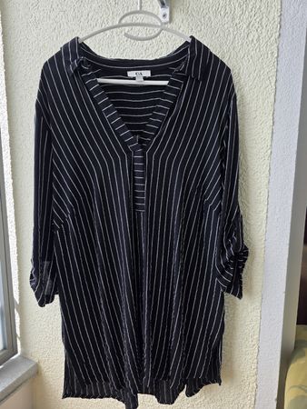 schöne Tunika in schwarz mit weissen Streifen in Gr. 48
