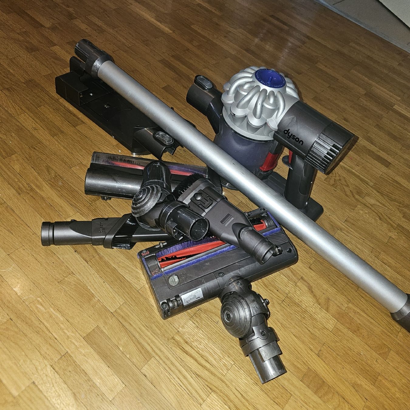 Dyson Staubsauger & Zubehör: Dyson v6 – Defekt aus Plan les ouates von Braun_charly