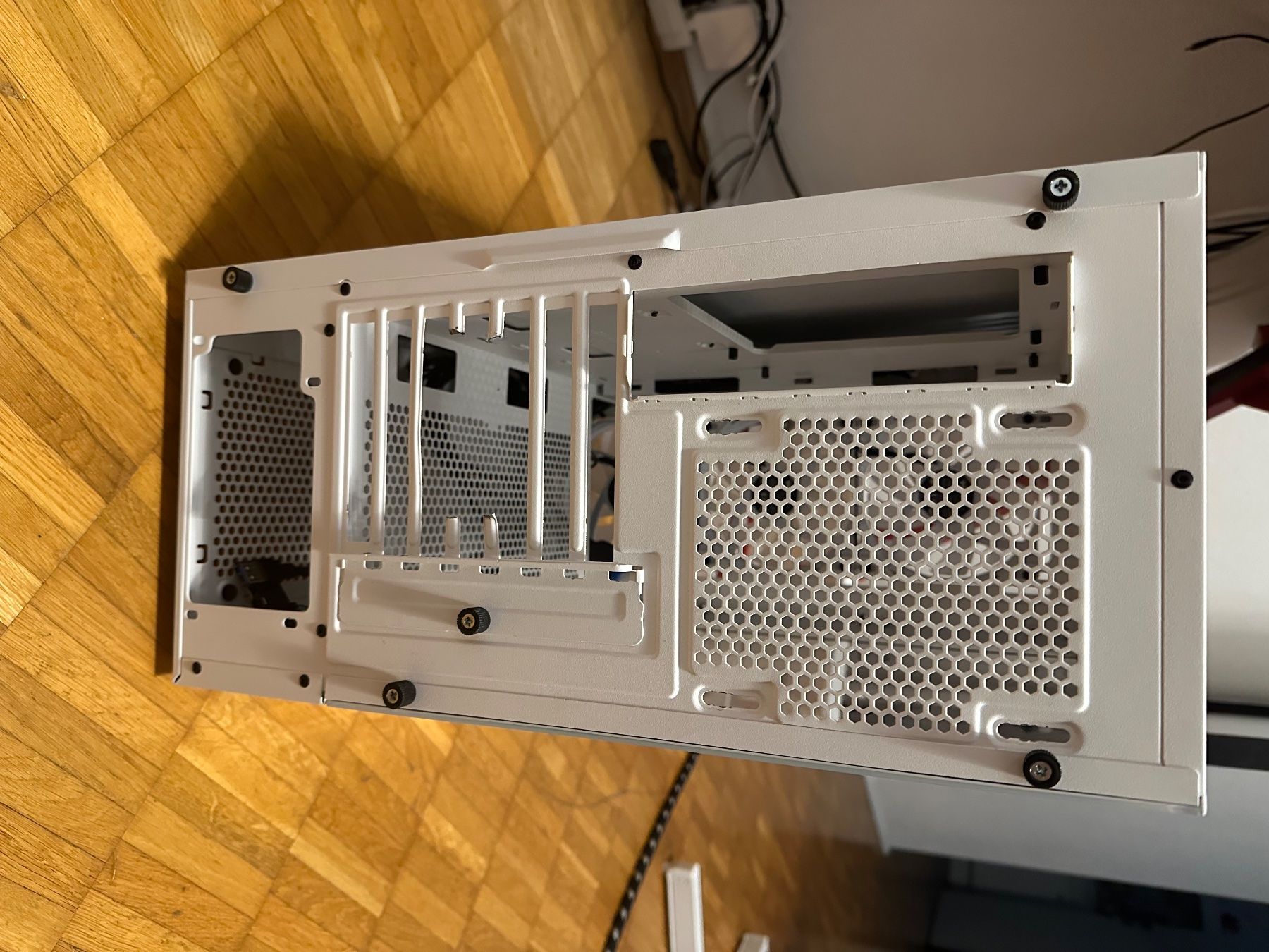 Thermaltake Custodie: Pc case Thermaltake View 200 TG – Usato da Lugano venduto da tit_bcf8 4
