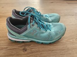 On Running Laufschuhe Cloudsurfer türkis blau, Gr. 40,5