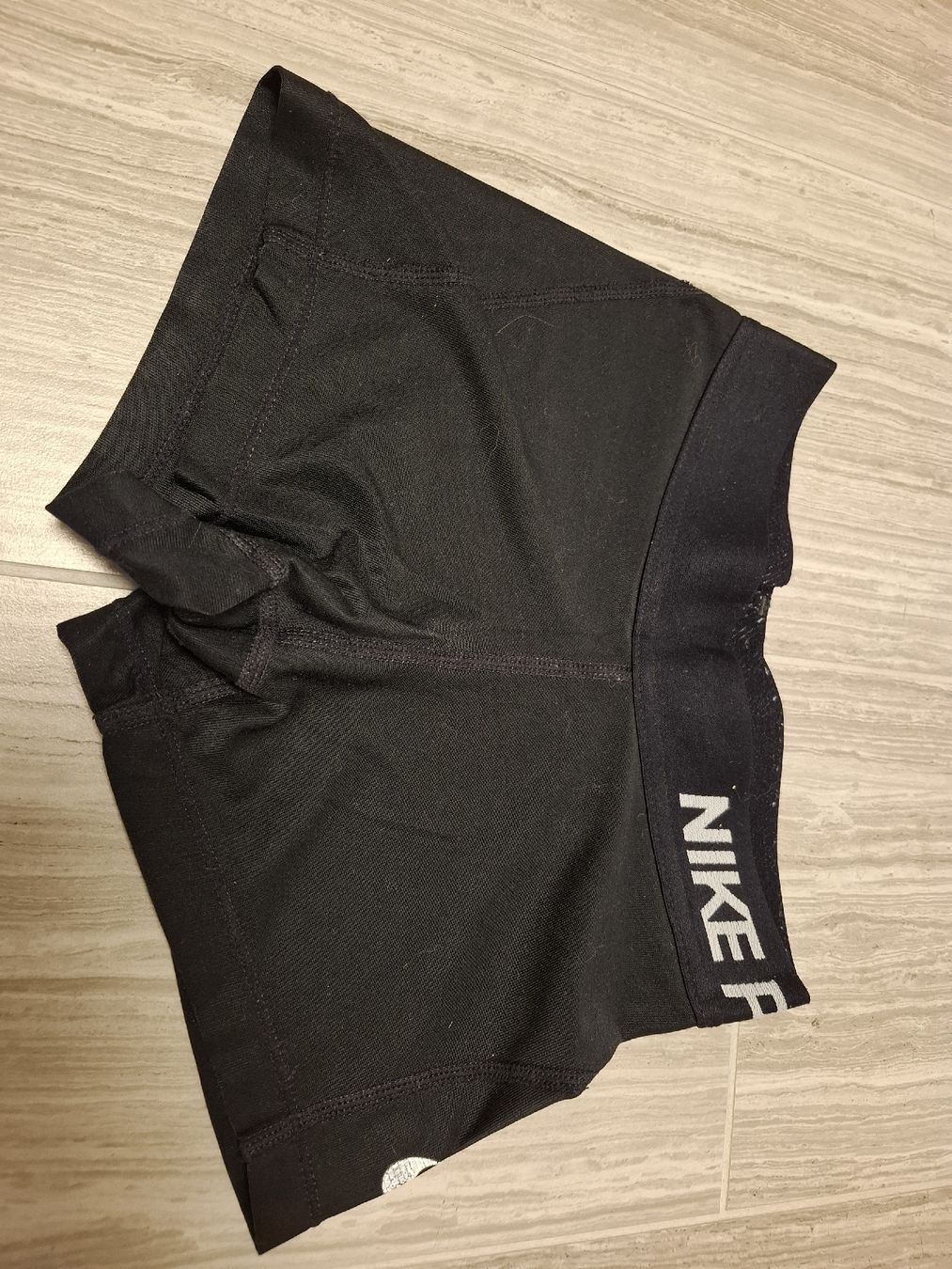 Nike Calze & Collant: short Nike pro 6 ans taille 114 – Usato da Ecublens FR venduto da ame_y8tq