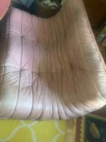 Ligne Roset Togo Sofa rosa  mit Abnutzungen