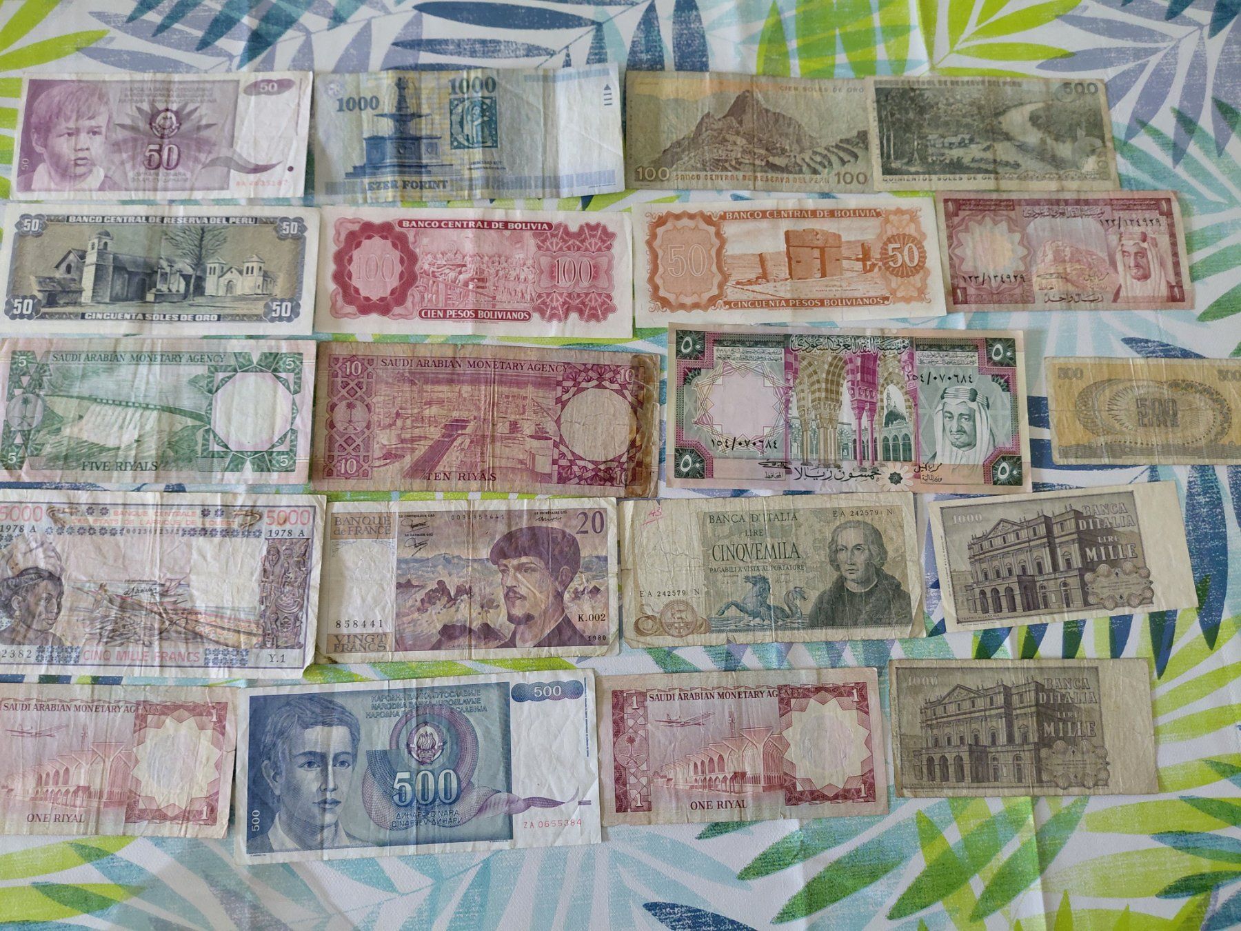 Banknoten: Div. Banknoten Welt – Gebraucht aus Horw von Onurb008 2