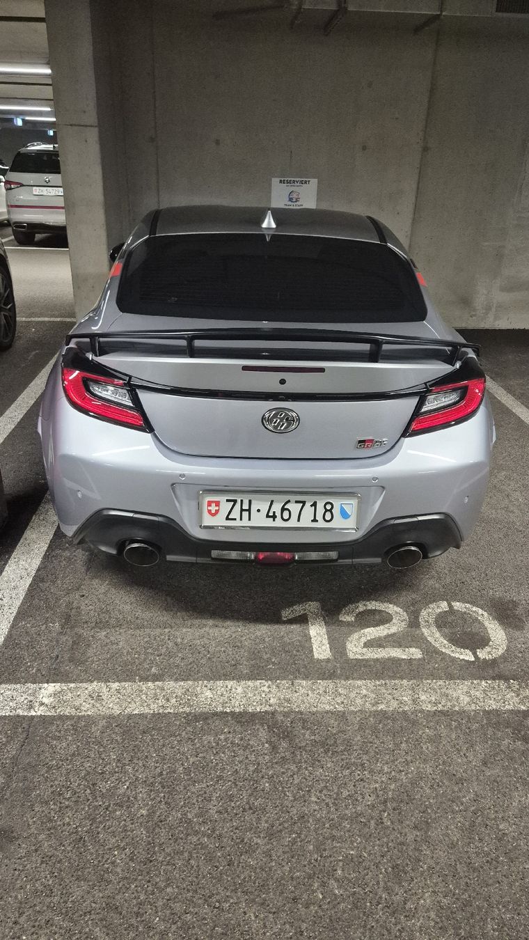 Toyota Automobili: Toyota GR86 2.4 Sport+ Automat – Usato da Bünzen venduto da Wisel45 1