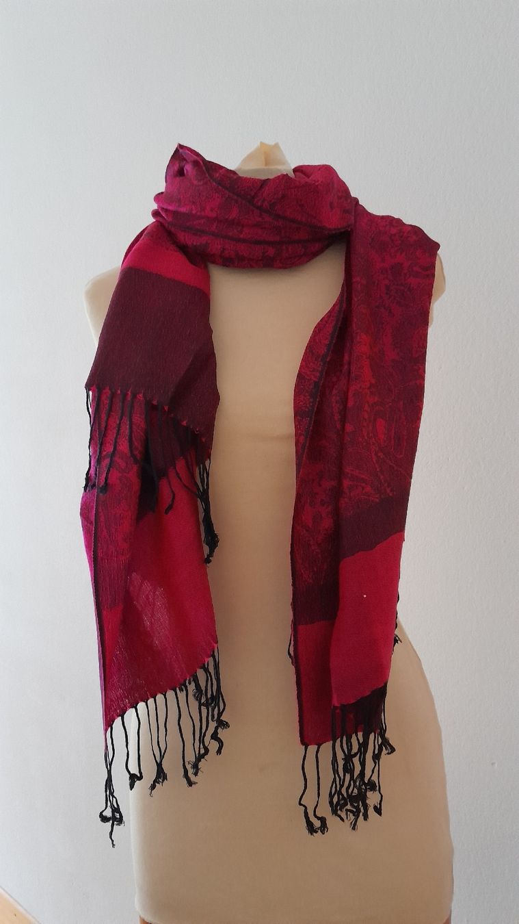 Foulard & Sciarpe: Schal aus Pashmina und Seide – Nuovo (secondo la descrizione) da Innerthal venduto da System_of_a_down