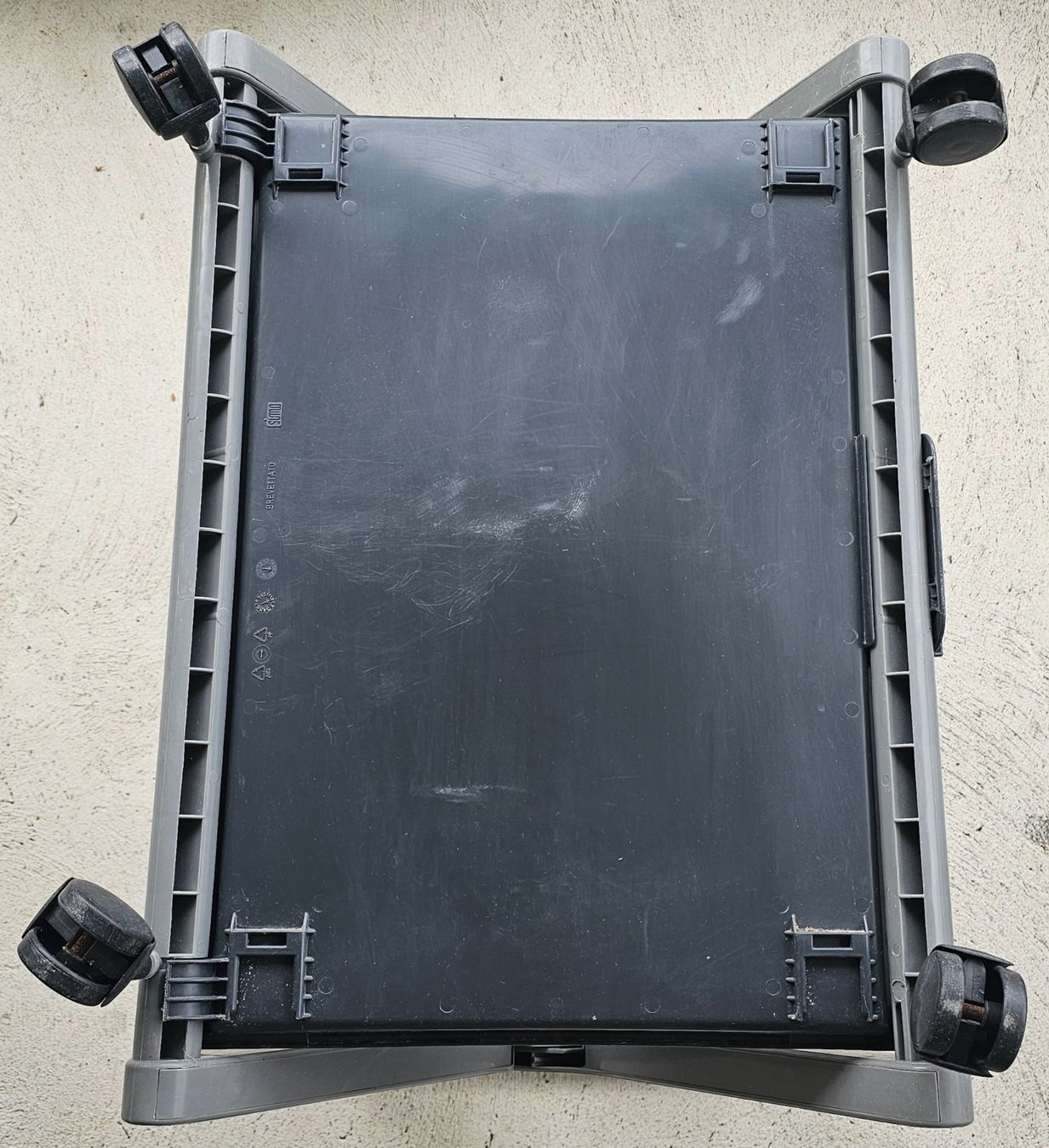 Regale: Chariot de service pliable sur roulettes – Gebraucht aus Court von Jovi2 6