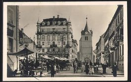 Le Locle, Platzpartie mit Maison E. Blas