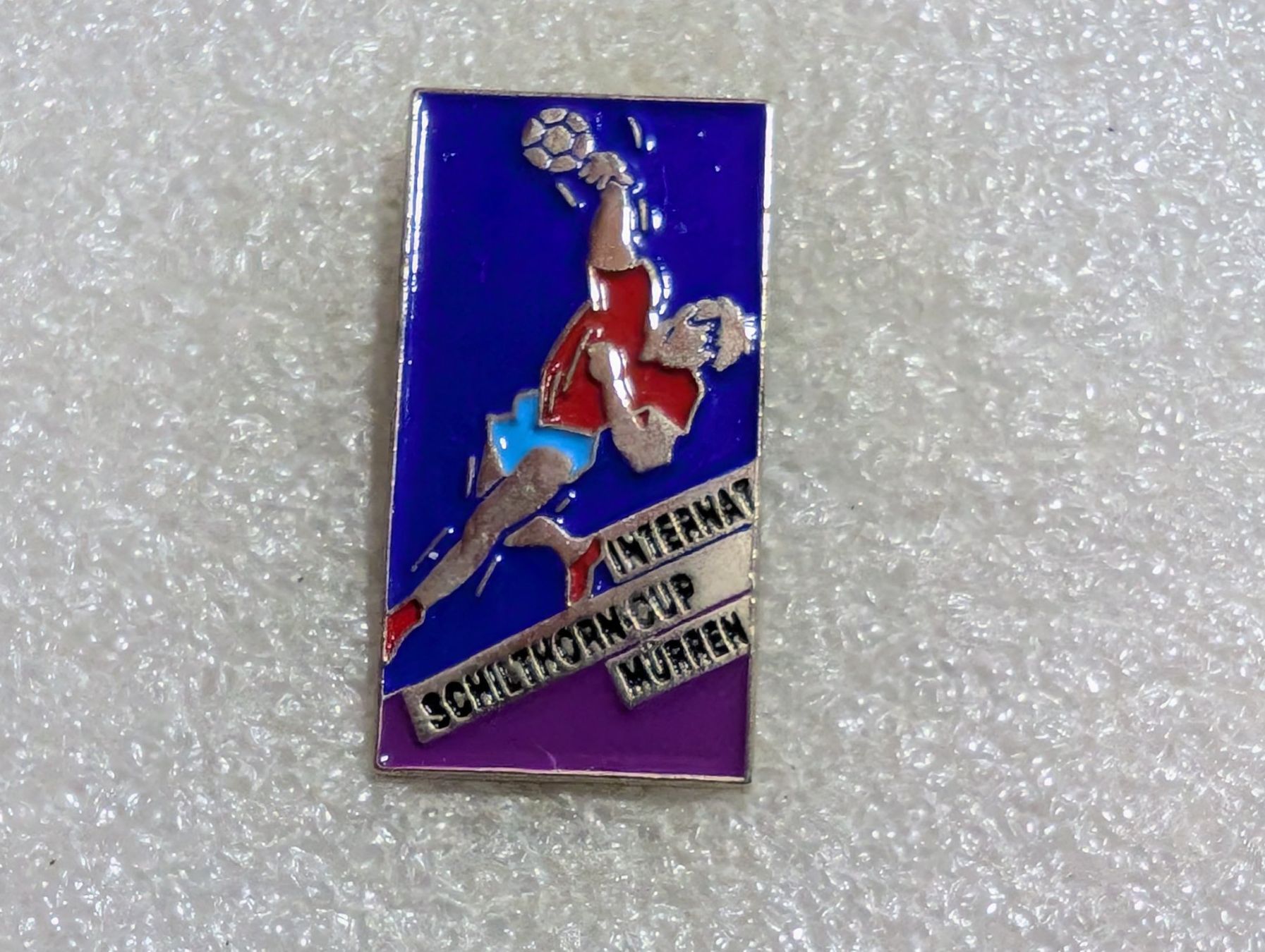Placchette & Badge: Ansteckpin 157: Internat Mürren – Usato da Oppligen venduto da Pin-Fall-Shop
