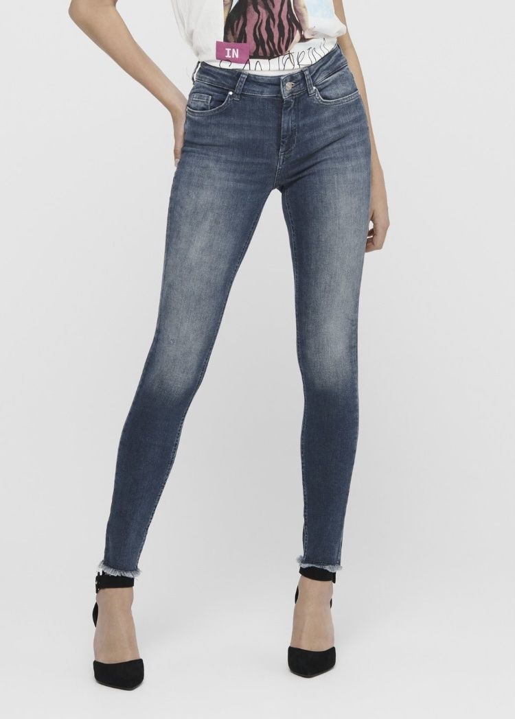 Jeans: Jeans skinny – Nuovo (secondo la descrizione) da Lausanne venduto da shabnam.t 1