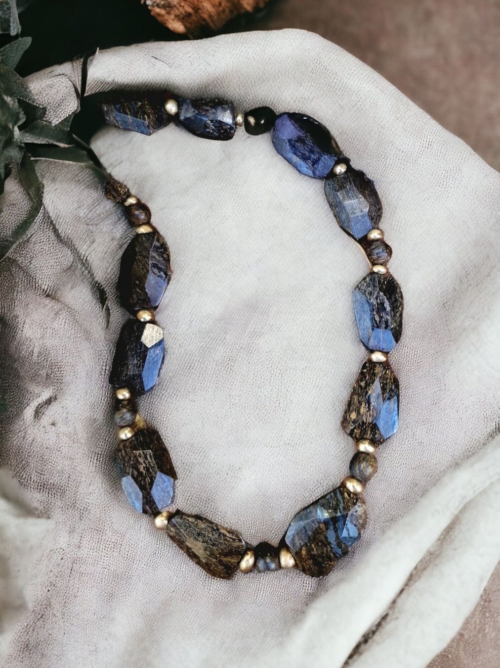 Catenine: Statement-Collier Bronzit mit Bronze-Perlen – Nuovo e nell'imballaggio originale da Aarau venduto da Schmuckhoehle_MD 8