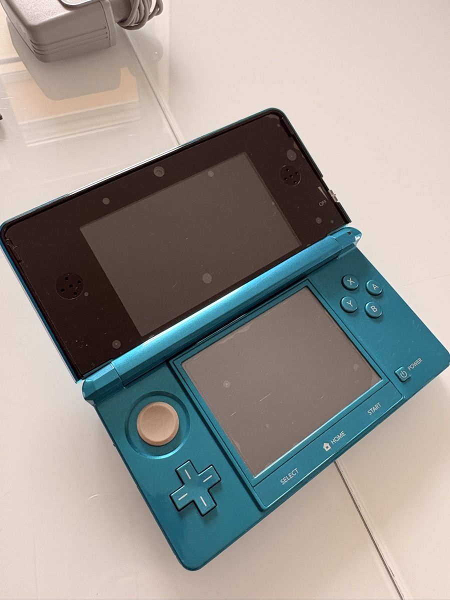 Nintendo Console: Nintendo 3ds + chargeur + 6jeux – Usato da Dompierre FR venduto da PRiT_Madara 3